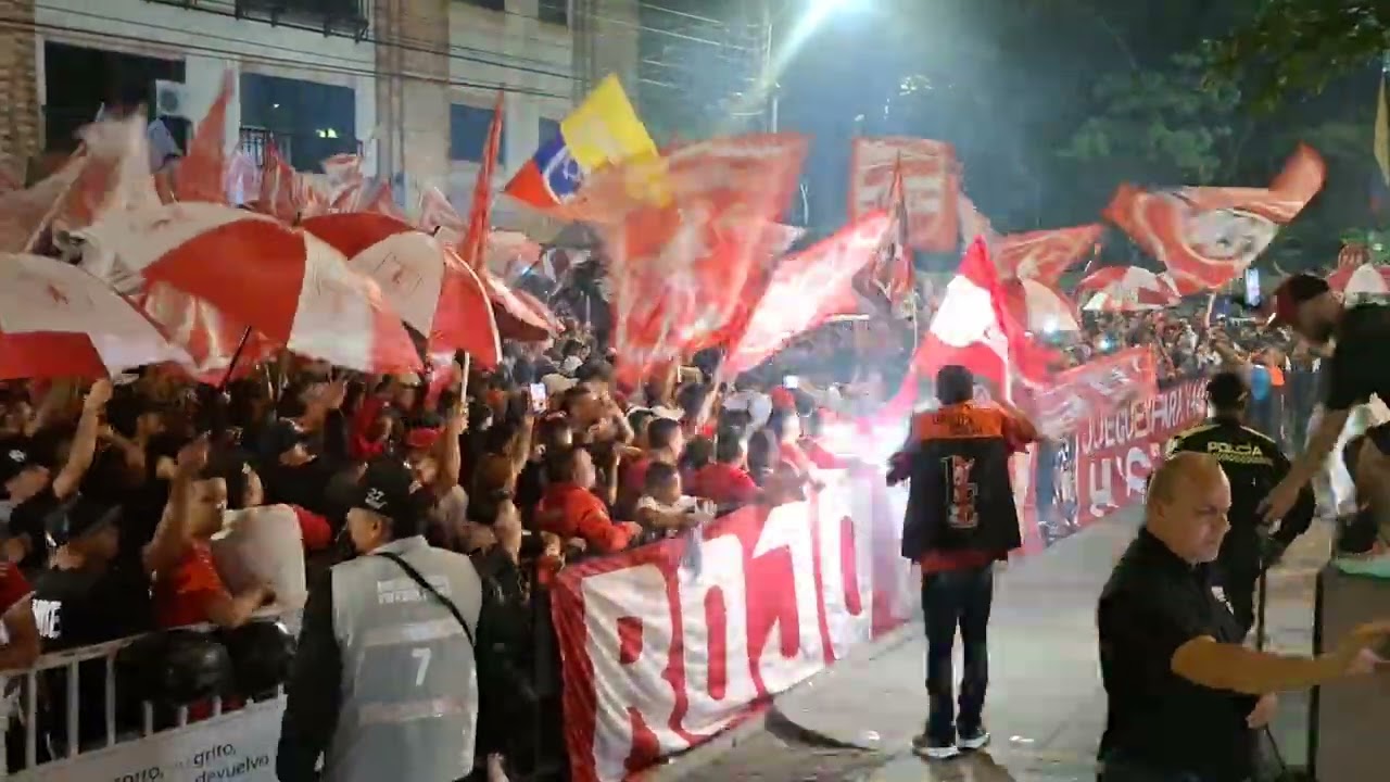 BANDERAZO BARON ROJO SUR 👹👹👹CANTO ROJO FUISTE MI PRIMER AMOR🔥🔥🔥 VAMOS LOS ROJOS 🇦🇹 🎶 