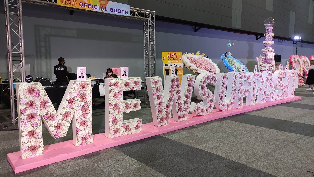 イベント会場前の展示