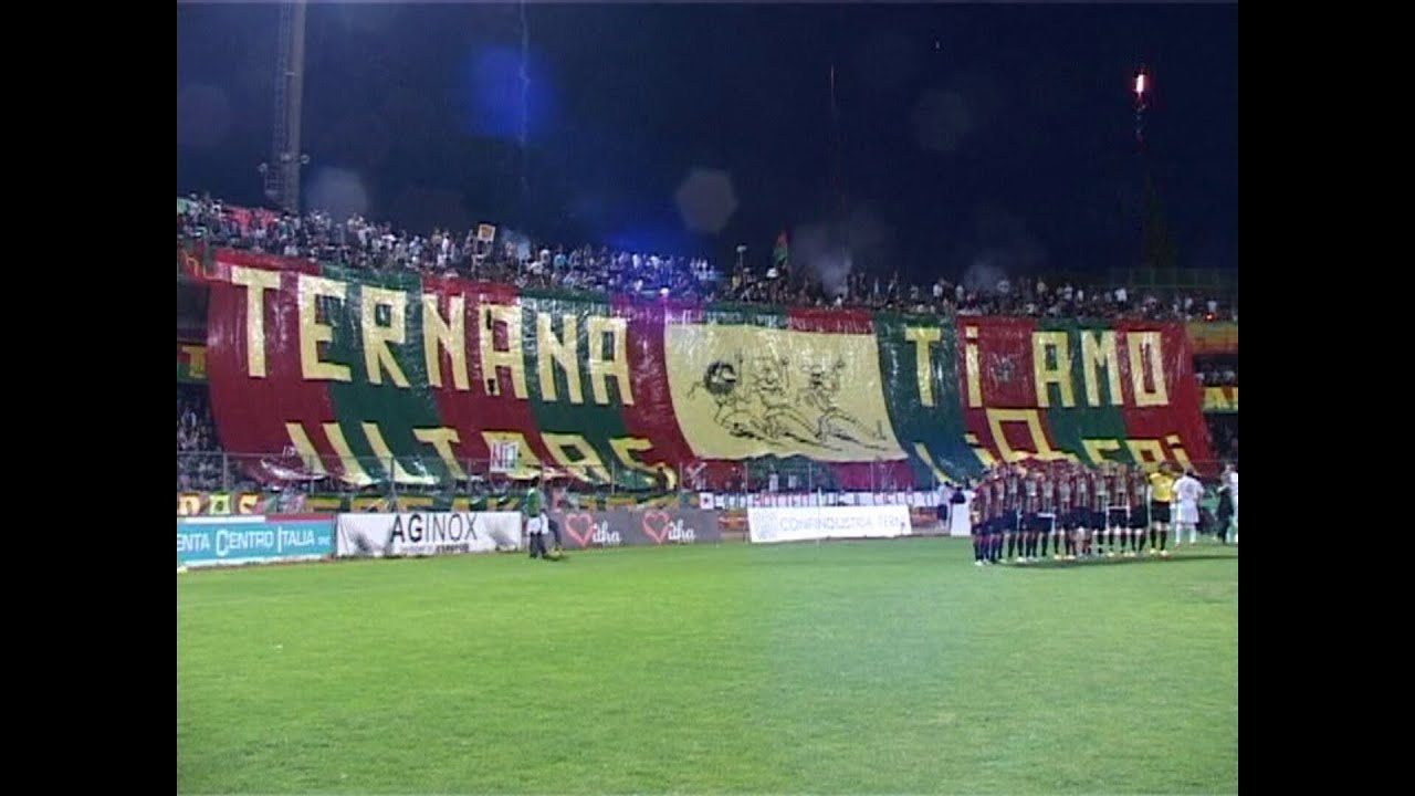 Ternana 2011-12 festa grande al Liberati per  promozione in B, tifo, ex calciatori, uno spettacolo