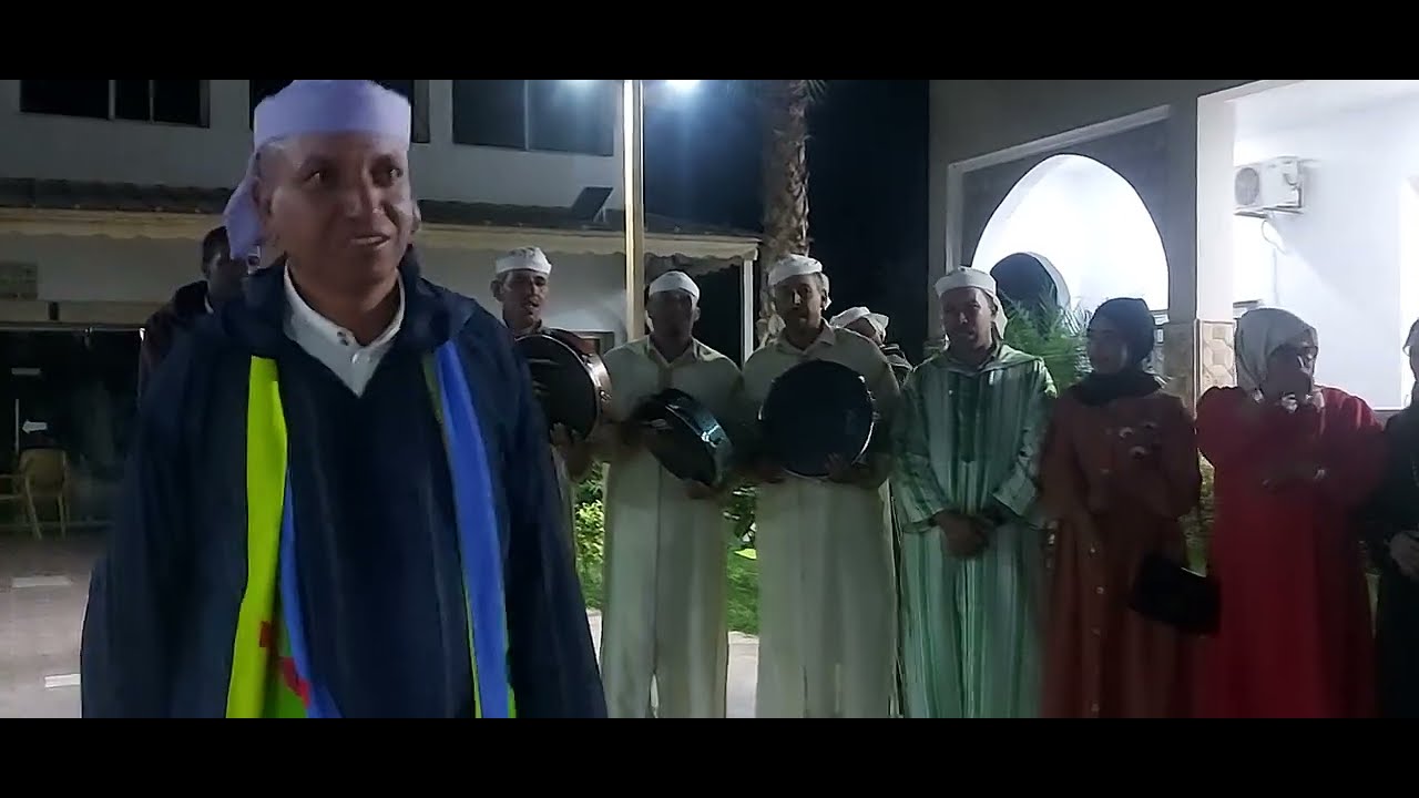 شعراء الأمزيغ الشيخ ادريس والشيخ بزاز بناصر فى اجواء رائعة فى حفل صفرو .