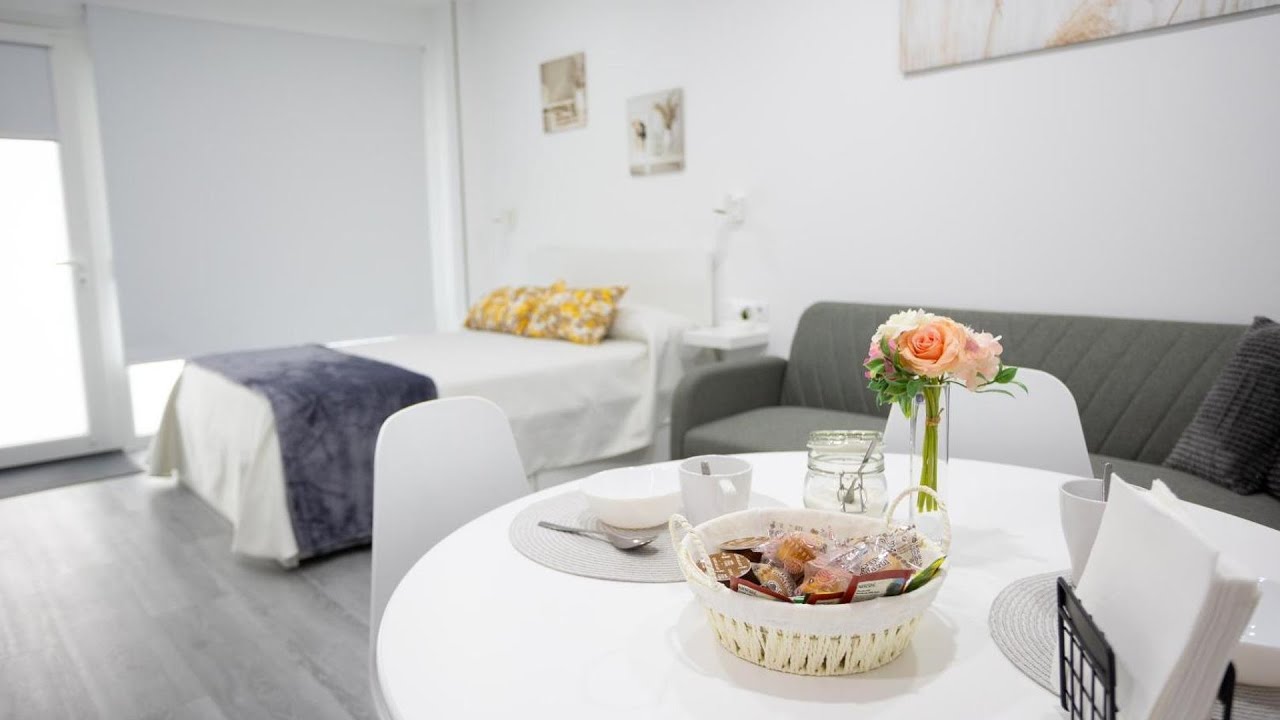 Huna Apartamentos | Padron, Spain | Hotel Review 🏨
