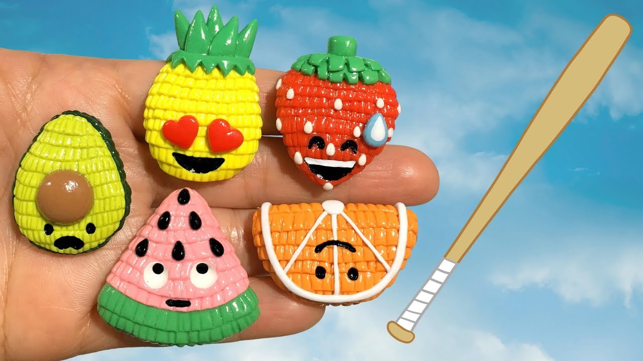 EMOJI PI&Ntilde;ATA VS BASEBALL BAT [BATE DE BEISBOL]! Polymer Clay Tutorial [Manualidades Kawaii]