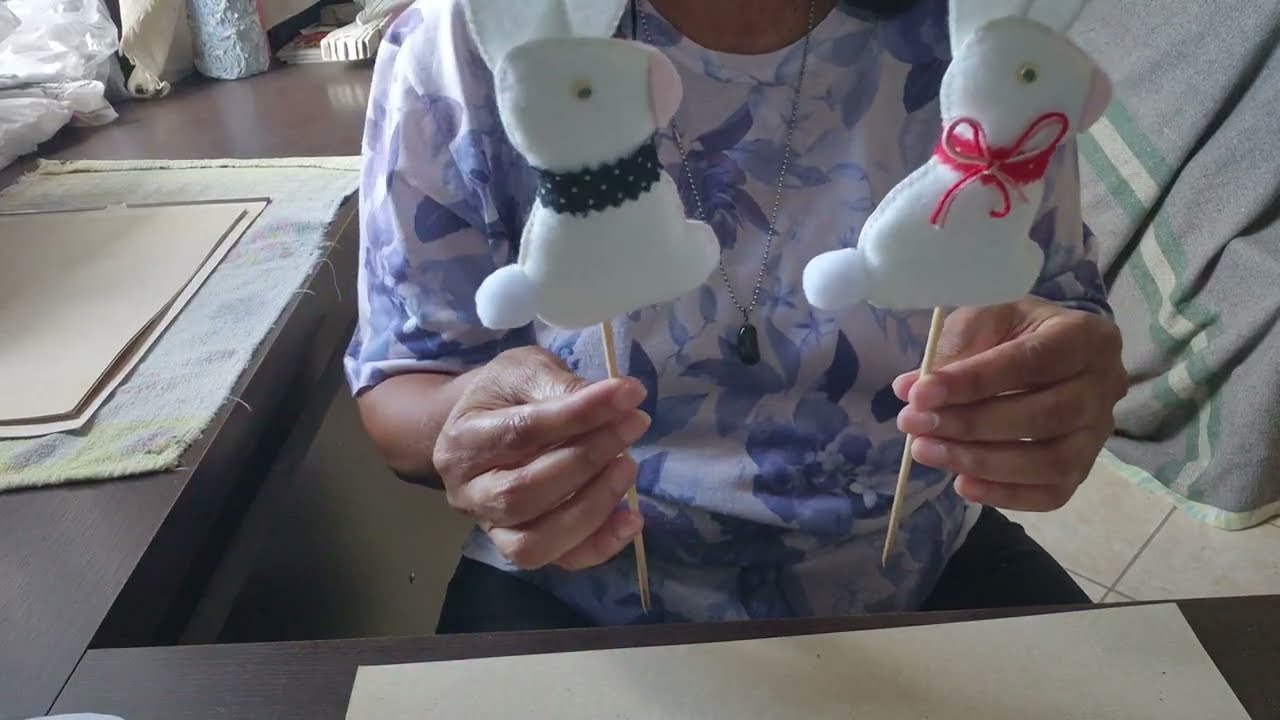 Coelhinhos enfeite de Páscoa. 