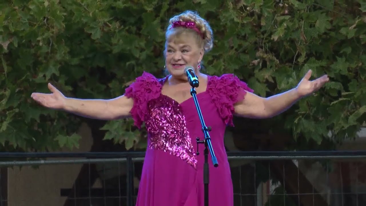 Operettgála köszöntötte Újpest időseit