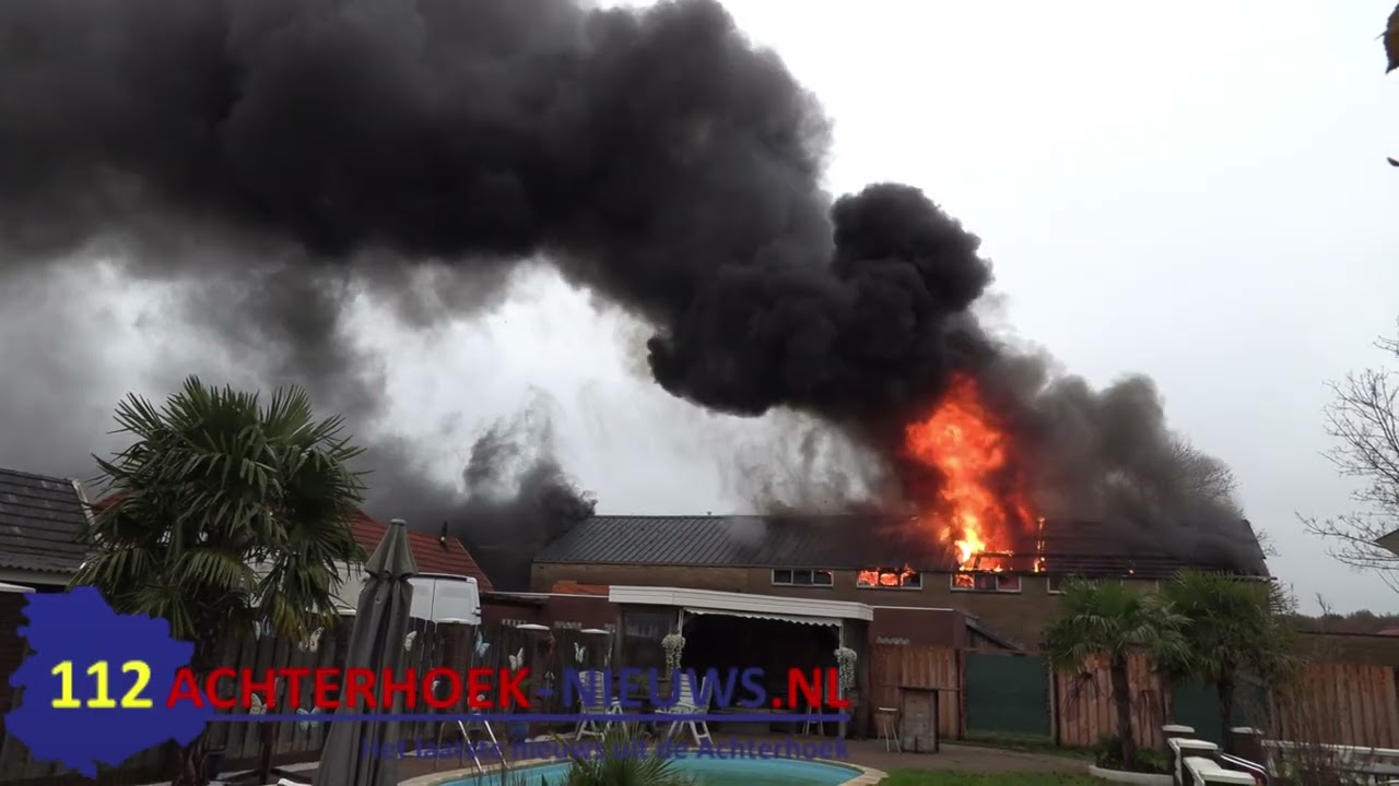 Schuur en woning verwoest door grote brand in Halle