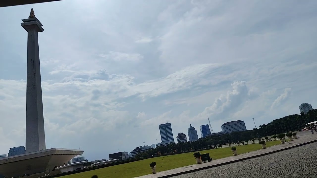 Monumen Nasional (Monas) reaction video while riding on the free bus/shuttle | Jakarta 2026