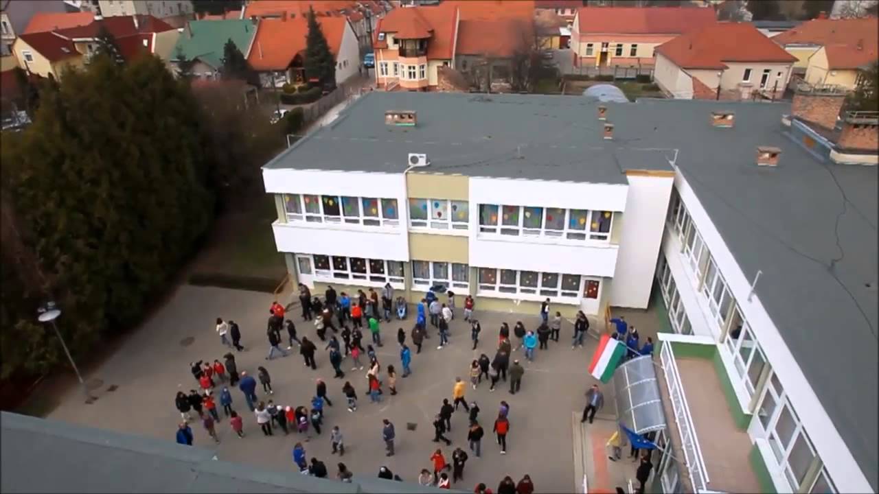 Béke Ligeti iskolások élőképe