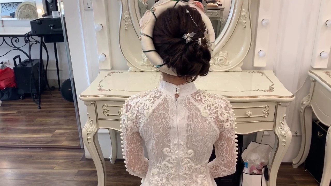 Hướng dẫn tóc Búi cao đội mấn cho cô dâu mặc áo dài trong lễ ăn hỏi by Mai Đỗ Makeup