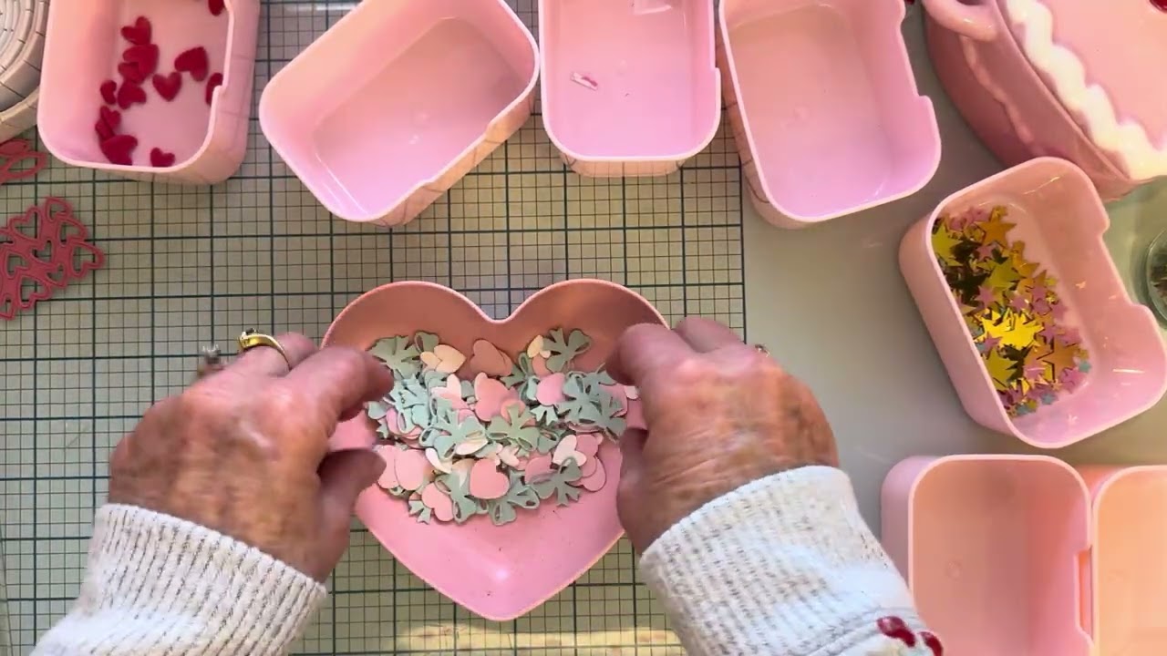 Lets make a confetti mix using #scrapdivadesigns confetti plates.