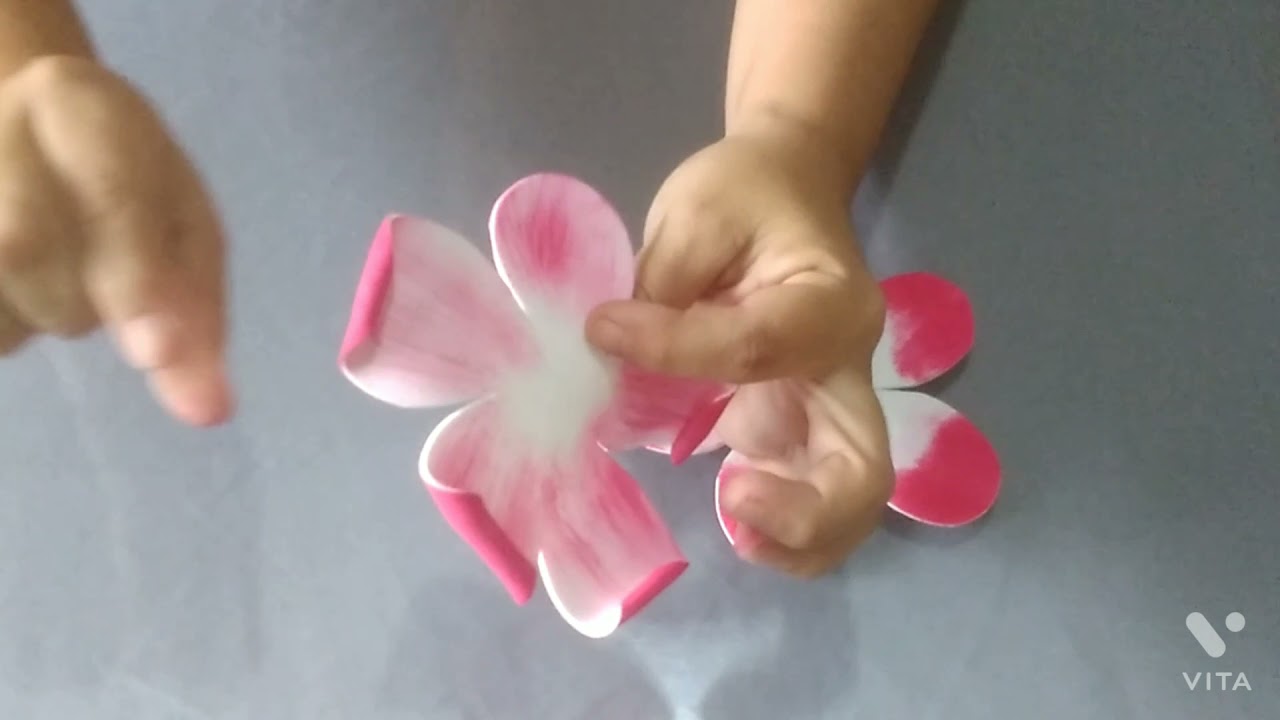 caneta decorada com Rosa de e.v.a 🌹😃