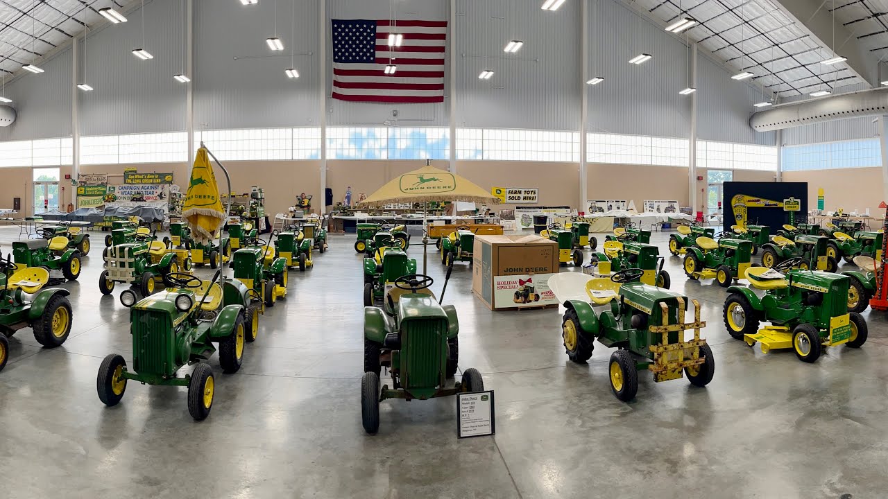 Classic Green 1963 John Deere 110 Display