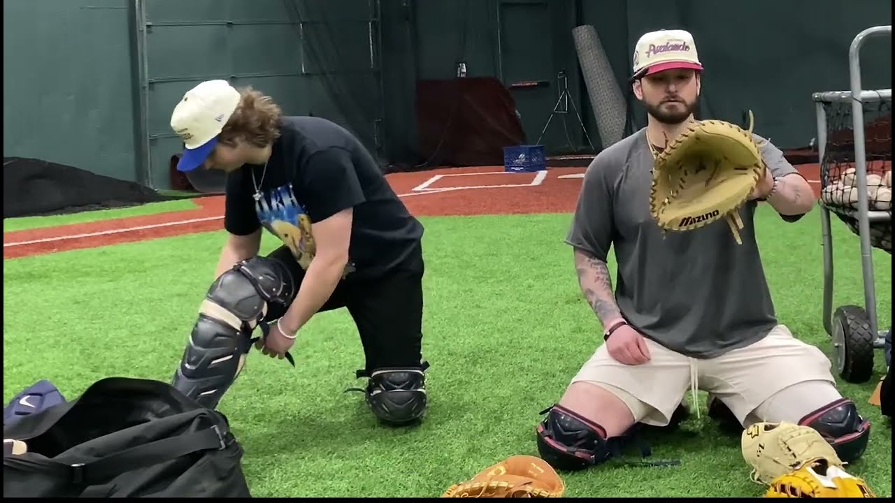 Are these the BEST CATCHERS MITTS around? Japanese Style Catchers Mitts review!
