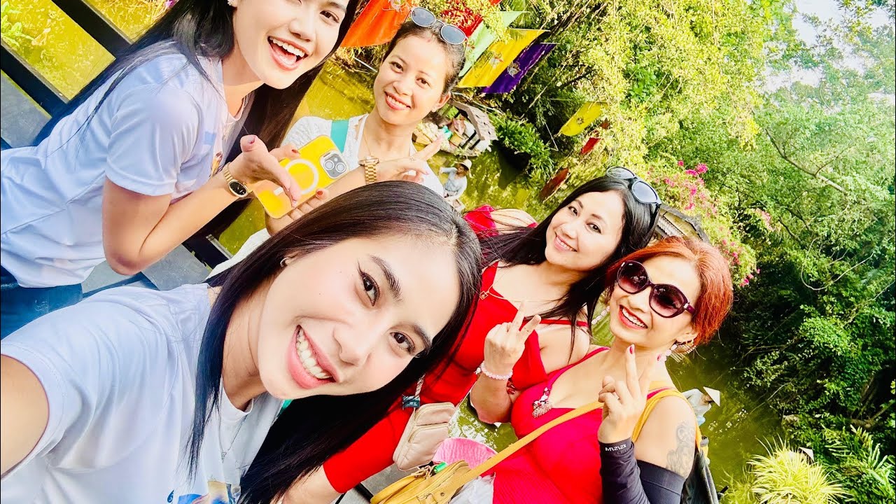 Bangkok Safari World ANIMAL Shows