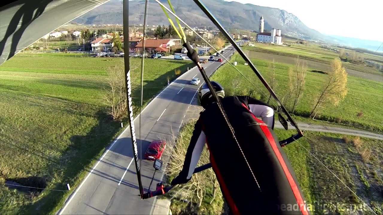 121214 Hang gliding on Kovk (wide hook landing)