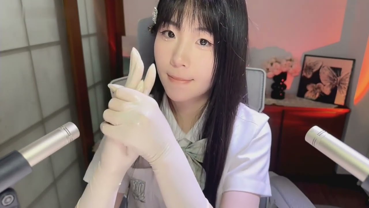 Glove ASMR