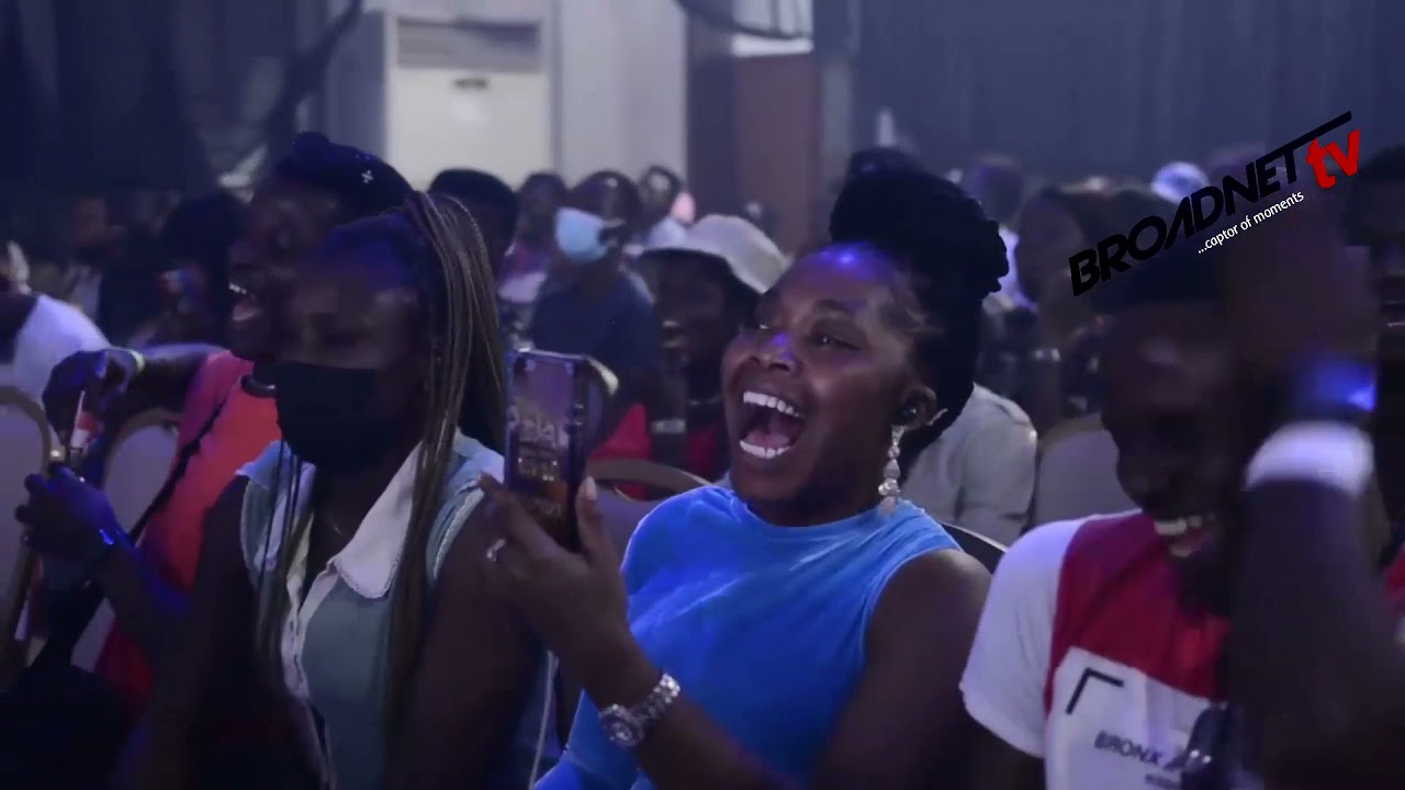 BEST OF REMOTE COMEDIAN 2021 HE FINISHED ALARIWO OF AFRICA ON STAGE