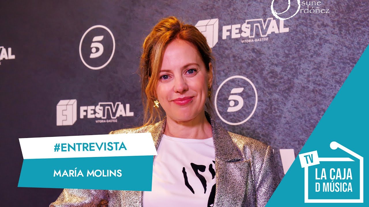 MARÍA MOLINS : 