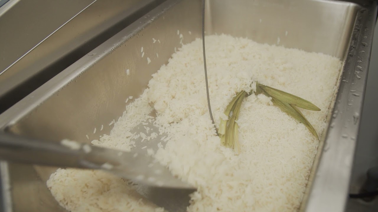 Hainanese Chicken Rice with iVario Pro | RATIONAL