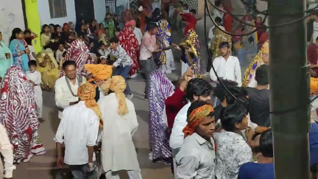 होली महोत्सव का आनंद कोसी कलां में। 