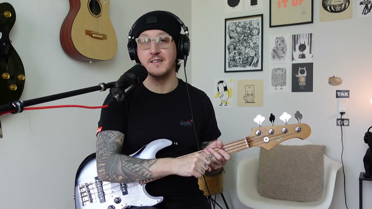 PLAYING MINI BASS AND MIXING RHYTHMS (BASS UKULELE)  @4stringboy  part three