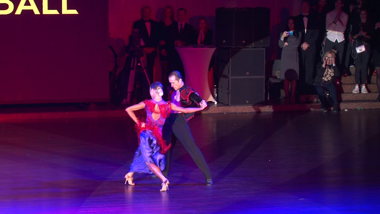 Ukraininian Ball 2019 Riccardo Cocchi & Yulia Zagoruychenko Show Paso Doble