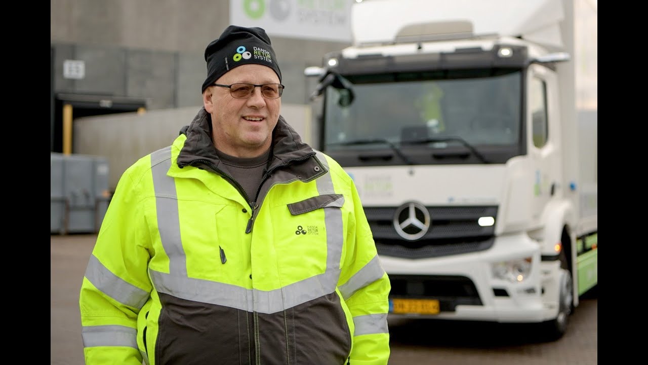 Elektrisk med Dansk Retursystem! Chauffør, Jan Lind, åbner førerhuset 🚛🌱