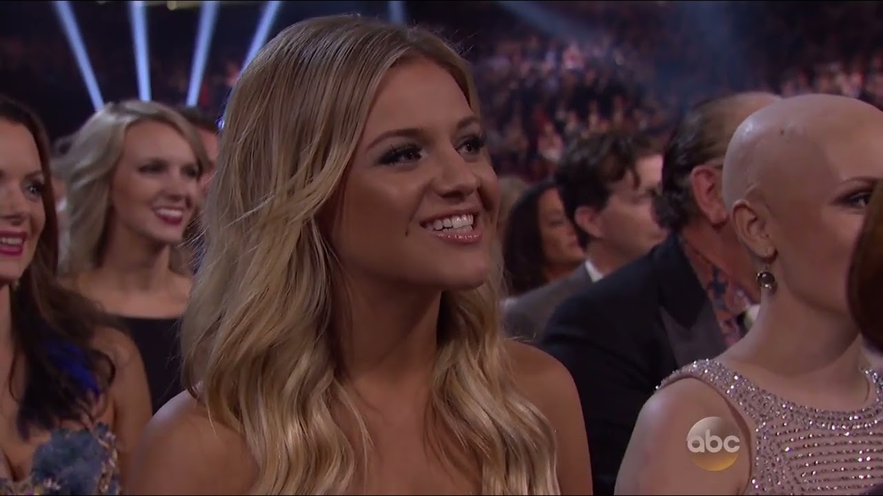 The 49th Annual CMA Awards (2015)