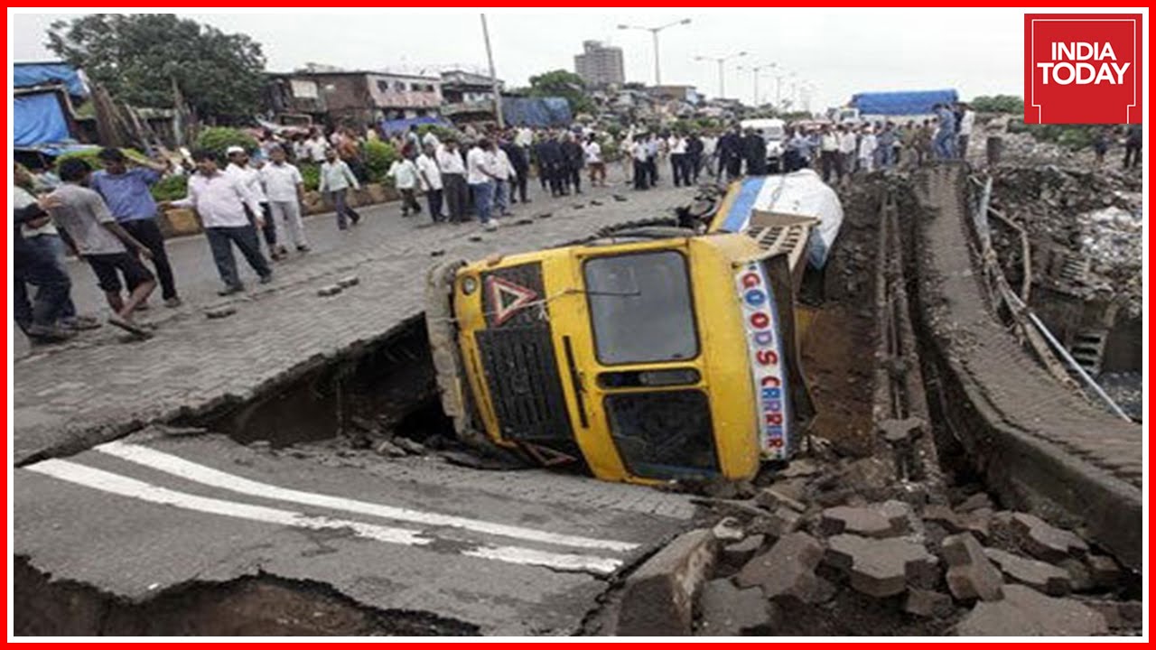 British Era Bridge Collapsed Over Savitri River In Mahad