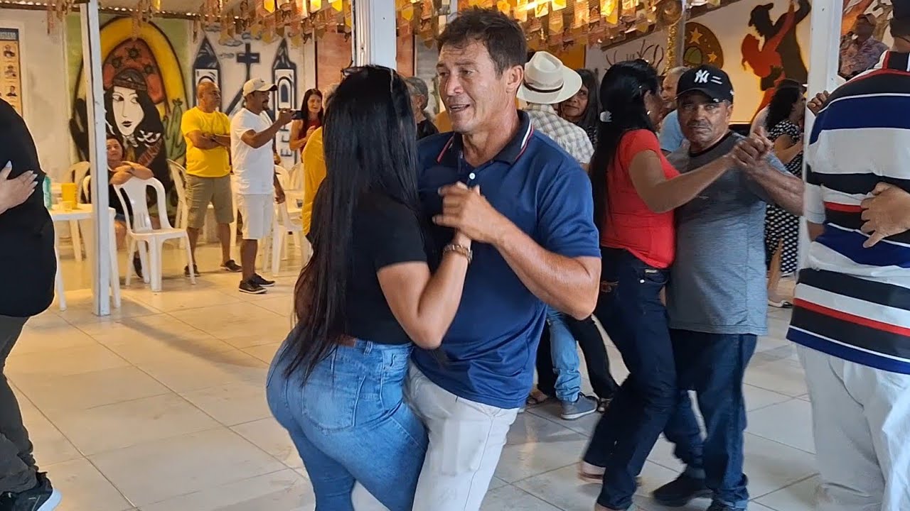 FORRÓ PÉ DE SERRA BEM ANIMADO RANCHO DO VAN ARAPIRACA ALAGOAS 