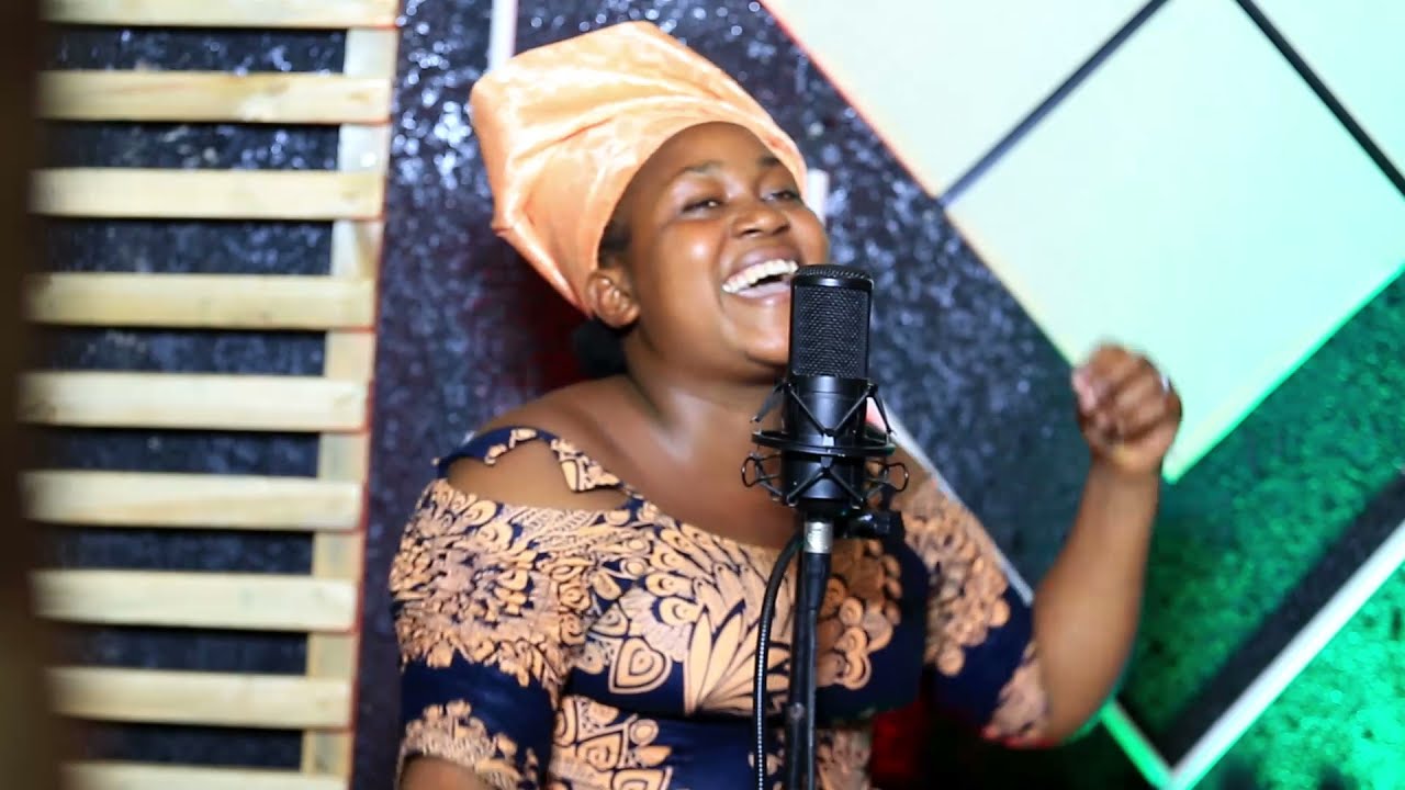 MUKAZAYIRE & MUSABWA // NIMUNDEKE MUBYINIRE IYEE AMATUNDA YE ARANDYOHEYE (Ndaje Music)