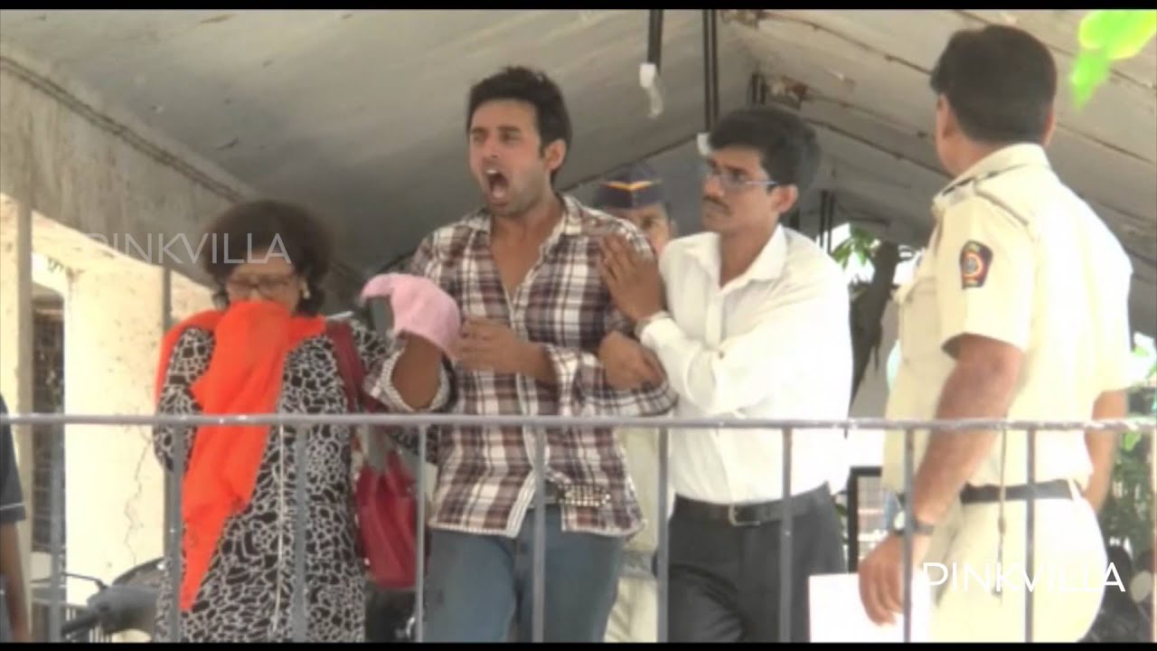 Pratyusha Banerjee Mother, Father & Boyfriend Rahul at Siddharth Hospital