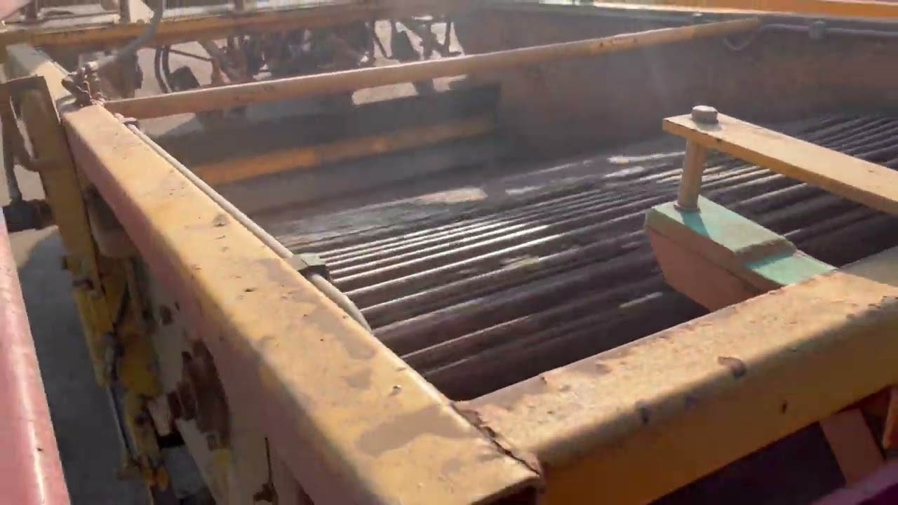 Samon self propelled harvester for onions
