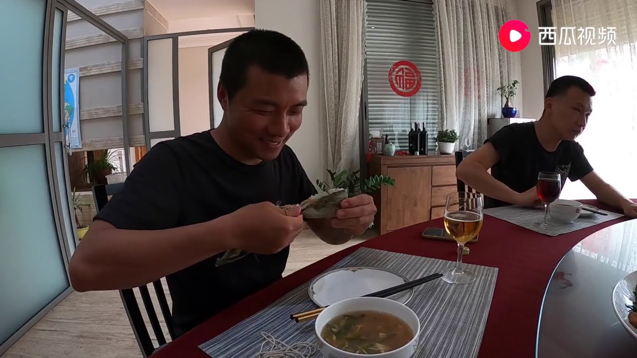 骑行非洲78 山东人喝酒规矩，主陪带领副陪三陪对战主宾副宾三宾
