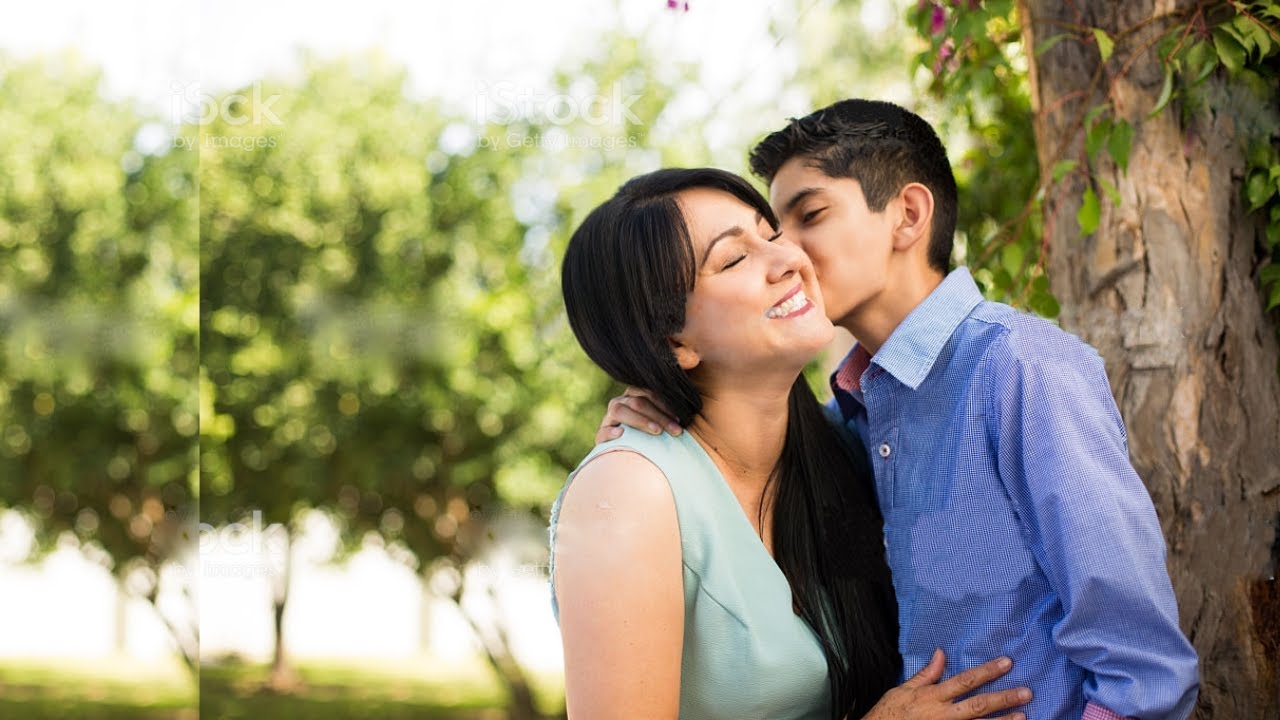 Top 5 older women & younger boy affair movies 2018