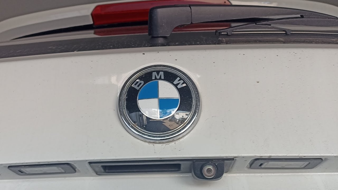 BMW X5. Замена тормозных колодок и переборка суппорта.