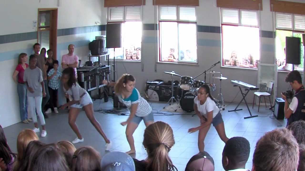 Escola Básica Integrada de São Bruno (Caxias): flashmob e entrevistas