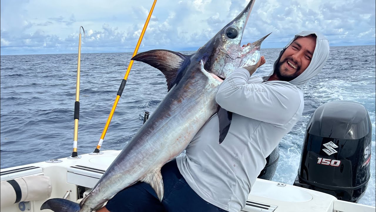 Swordfishing in Colombia, San Andrés islas.  Pescando pez espada en San Andrés islas, Colombia.