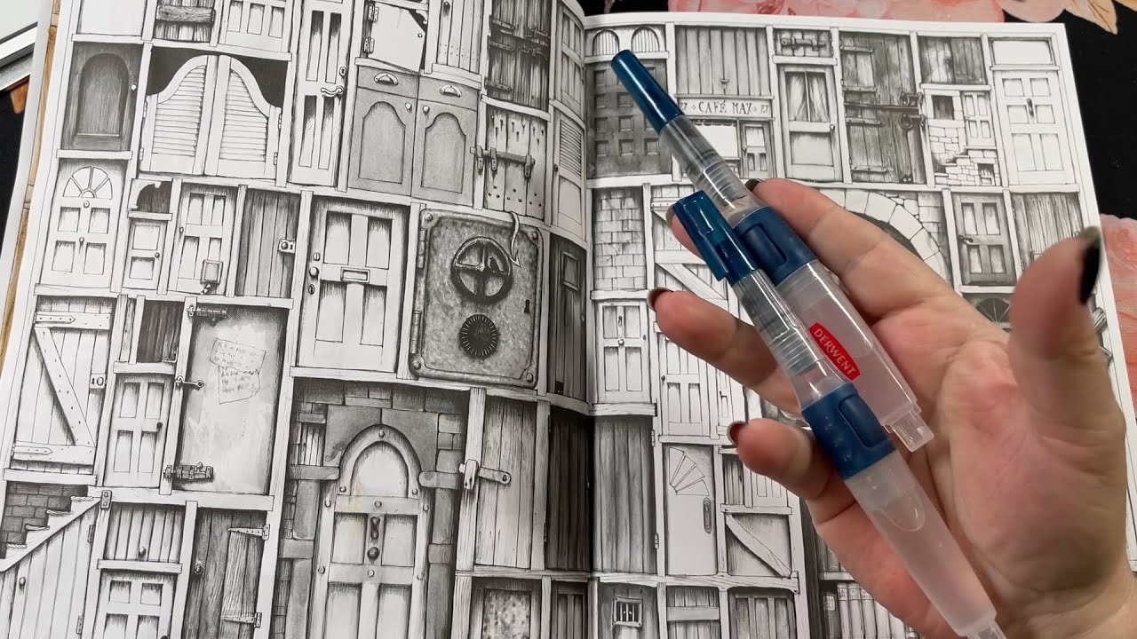Кисти Derwent Waterbrushes | Пробуем их в раскраске Колина Томпсона