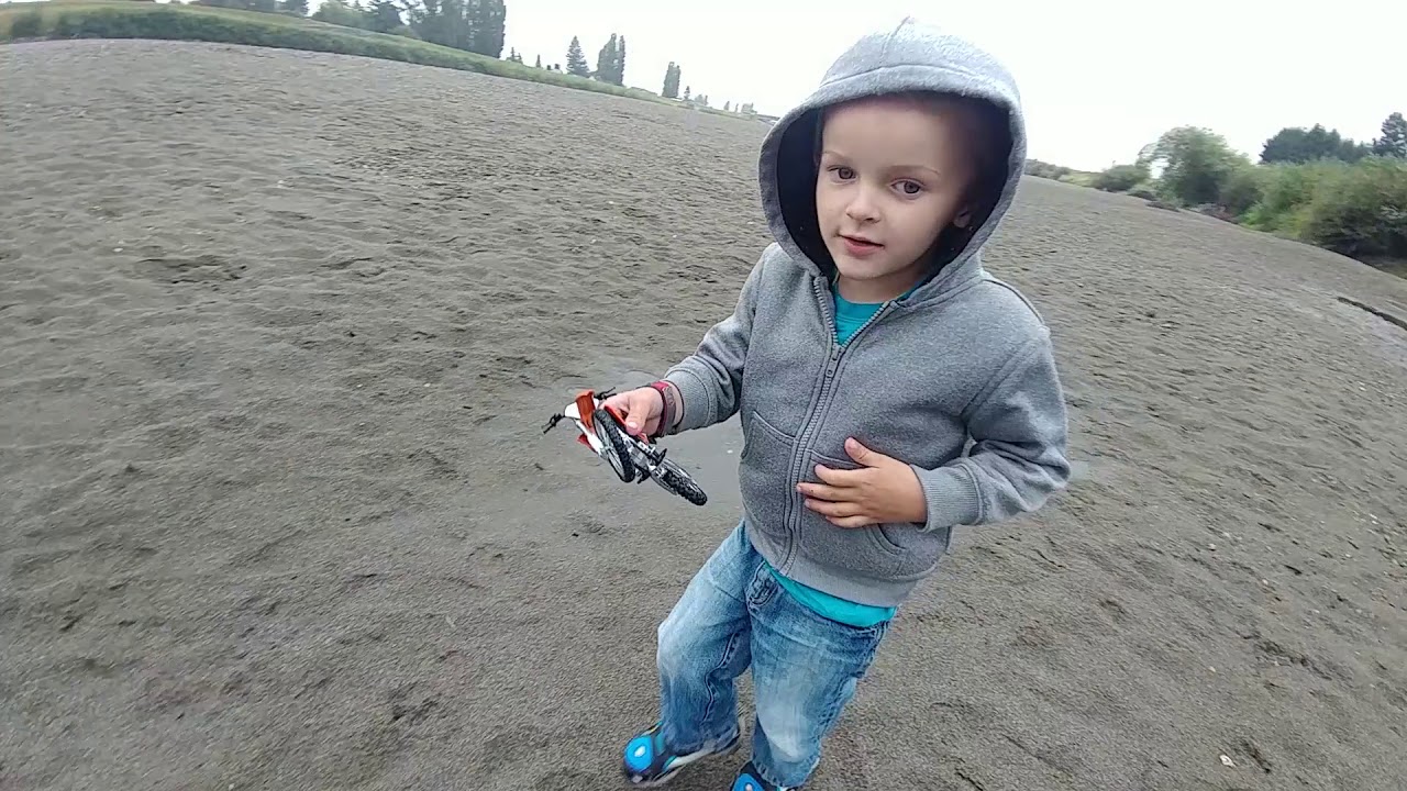KTM Toy Dirtbike 350 SX-F Beach Moto Track With A 4 Year Old