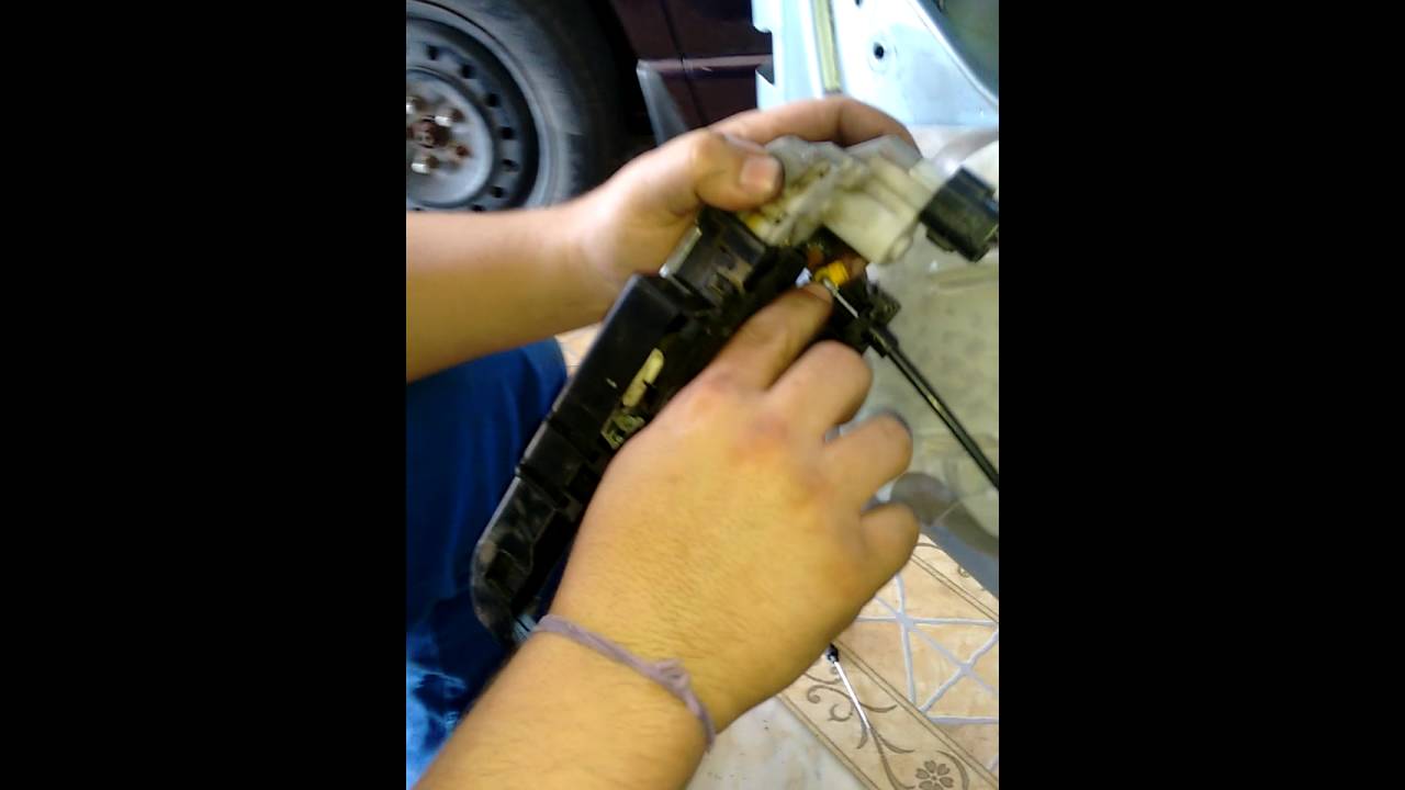 Como trocar o cabo da fechadura do Ford Ka 09. Parte 1