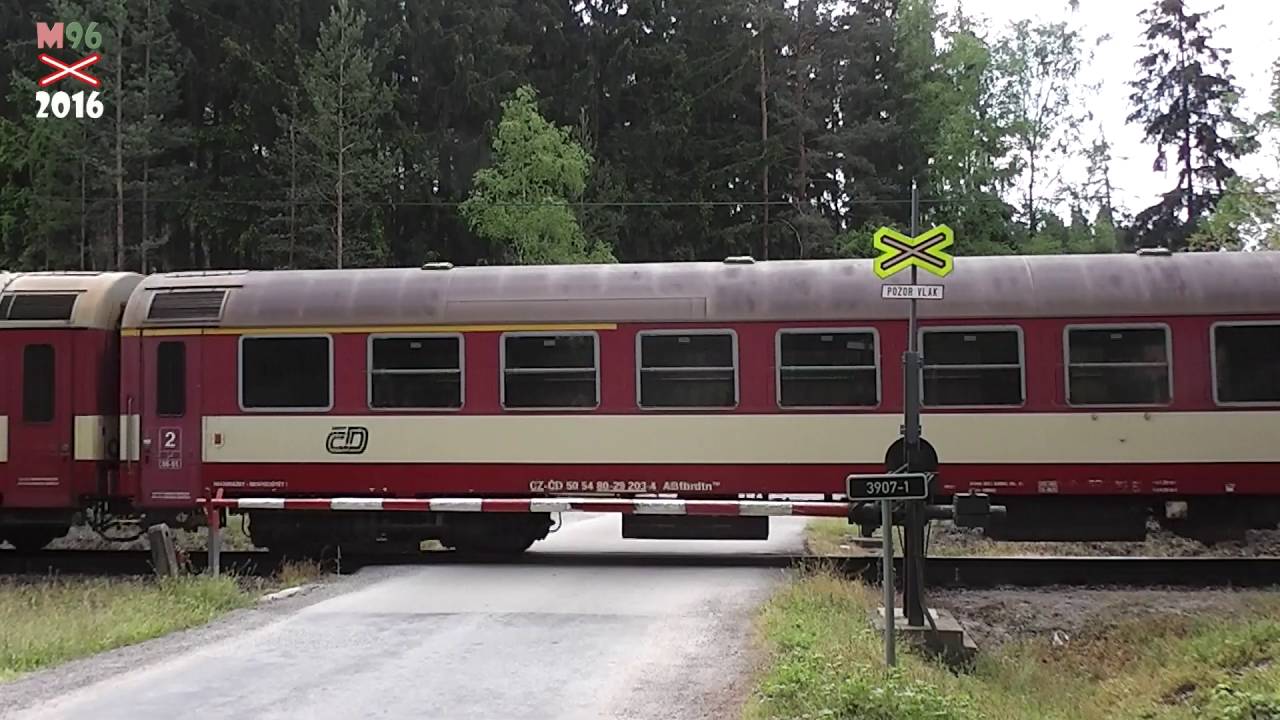 Železniční přejezd Studenec #2 [P3848] - 20.5.2016 / Czech railroad crossing