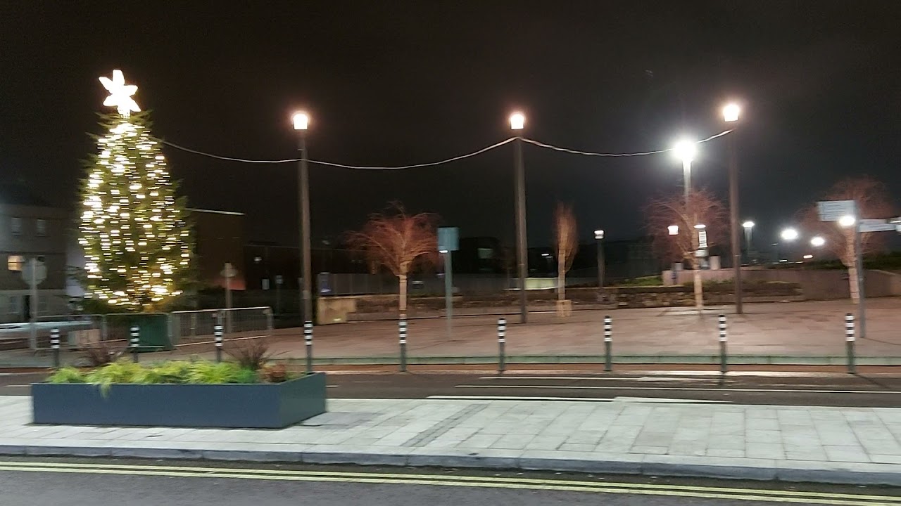 Bus and train station in Limerick, Ireland. Esta&ccedil;&atilde;o de trem e rodovi&aacute;ria de Limerick, Irlanda. 🇮🇪☘