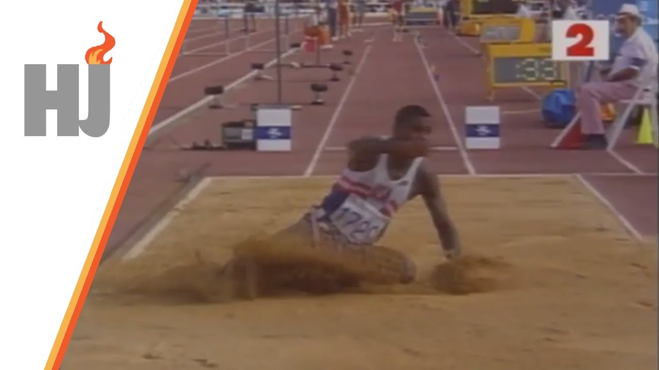 1992 Barcelone - Carl LEWIS vs Mike POWELL (saut en longueur)