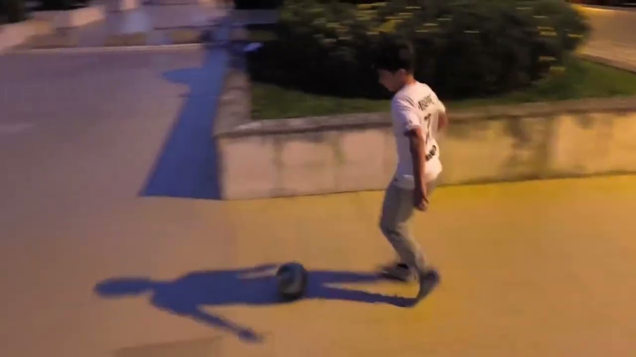 2026-03-01 Futebol de rua com Benji e Santi