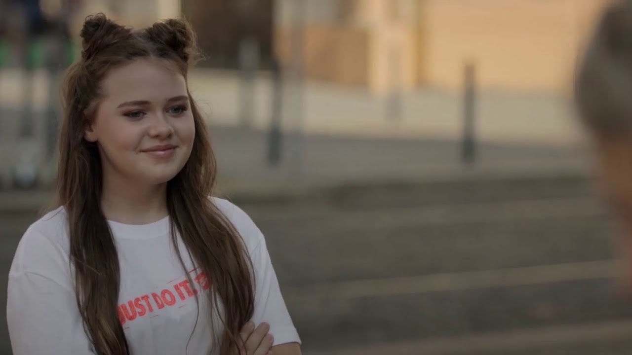 Ema Karpeles - VR&Aacute;SKY Z L&Aacute;SKY  (Official Music Video)