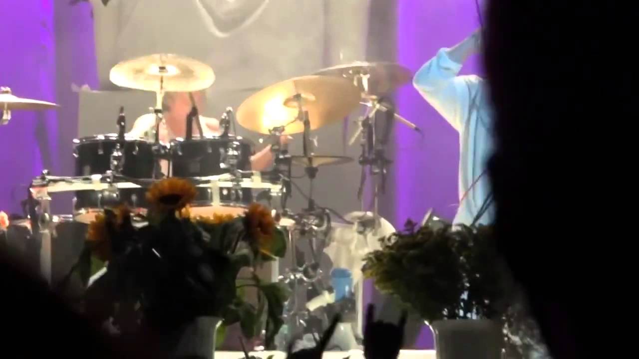 Faith No More - Helpless @Stadium Live, Moscow (2012)