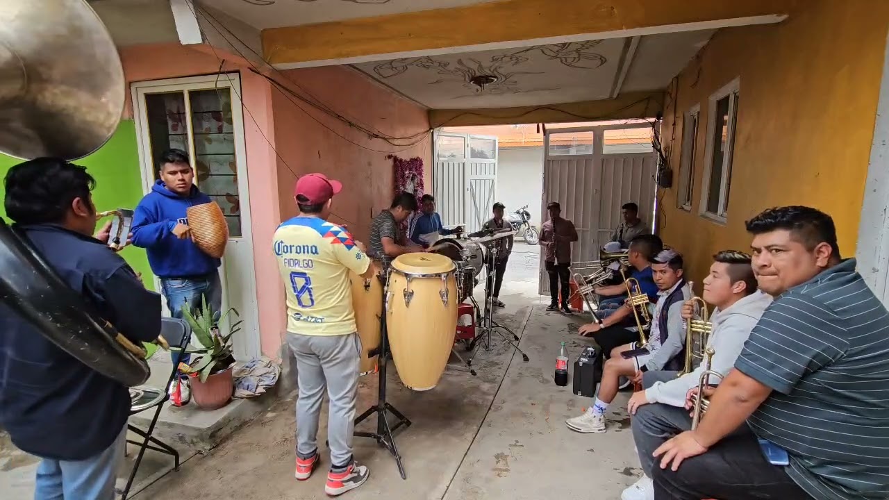 POPURRI MOJADO (BANDA LA MERA MERA)