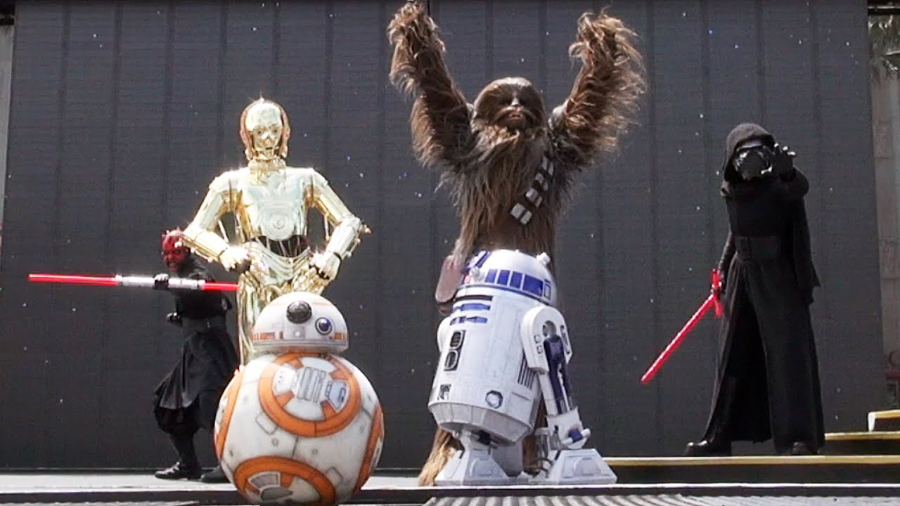Star Wars: A Galaxy Far, Far Away Character Appearances at Disney's Hollywood Studios, BB-8 Debut