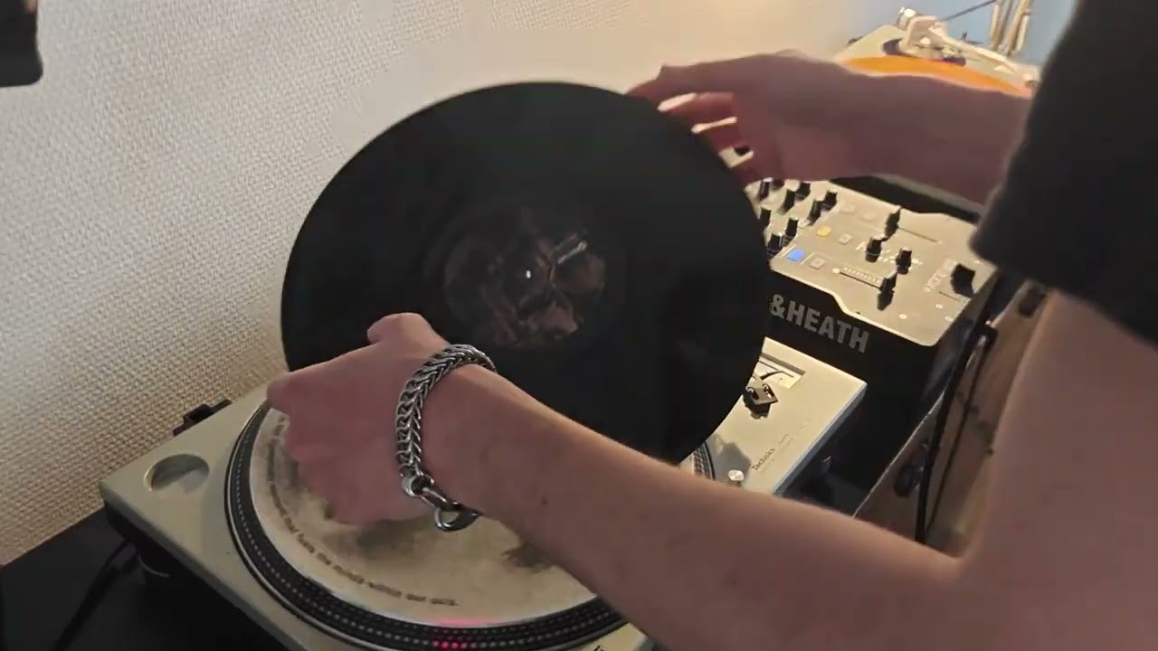 Techno Mix Vinyl [130bpm] - DJ Kris