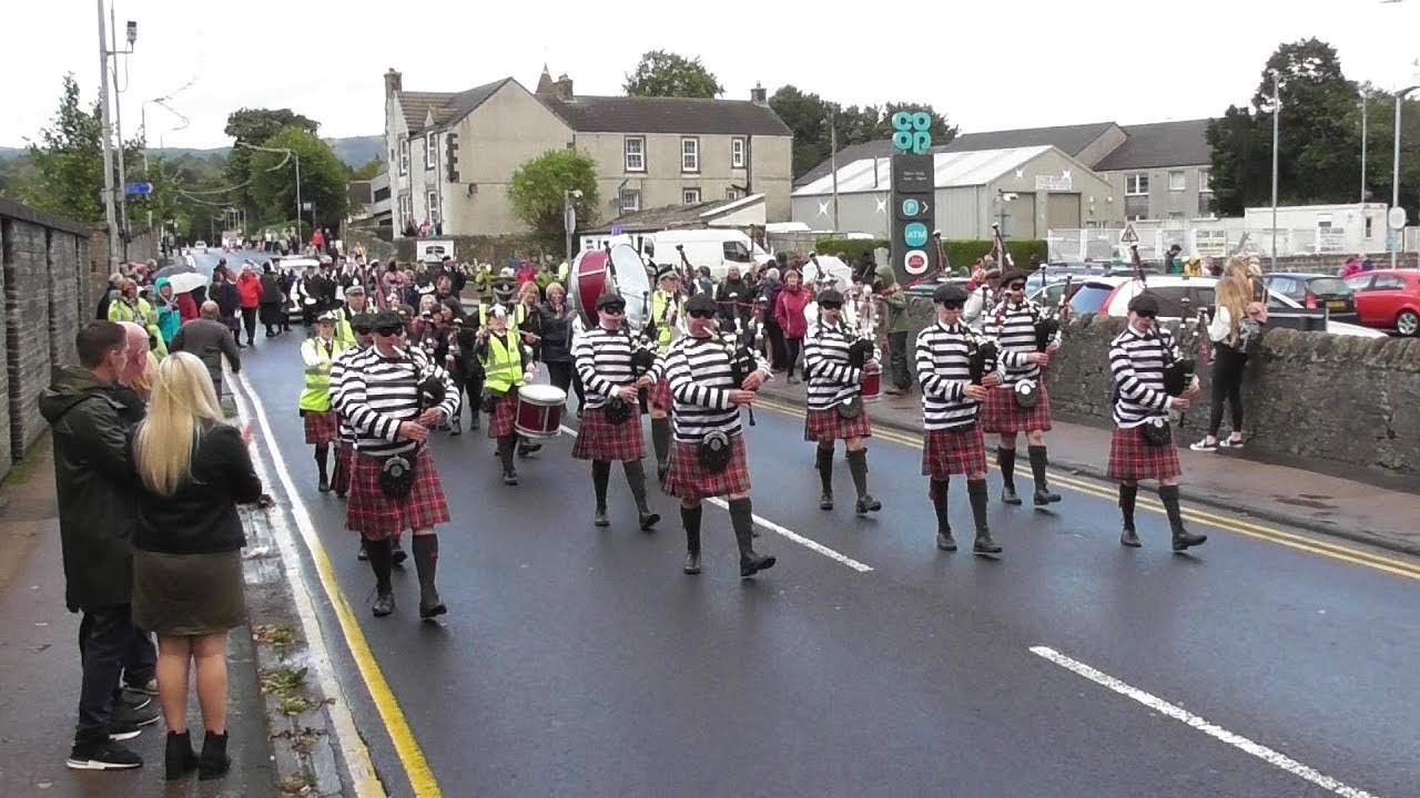 COWAL HIGHLAND GATHERING PIPE BAND STREET PARADE 2019